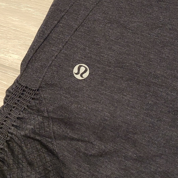 Lululemon In The Flow Crop II in Deep Coal - Picture 10 of 12